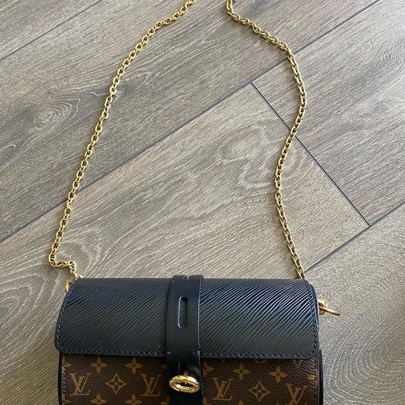 Louis Vuitton Glasses Case Bag runway collection - Picture 8 of 10